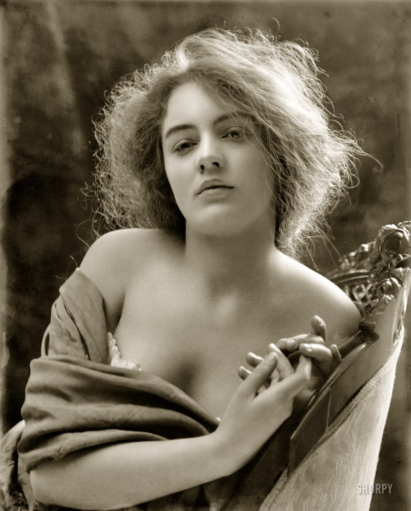 Thisbe: 1900