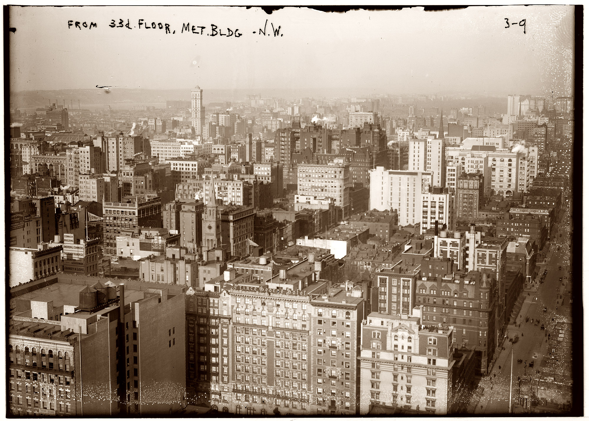 The New York of 1908 as seen from the 33rd floor of the Metropolitan Life building. View full size. 5x7 glass negative, George Grantham Bain Collection.