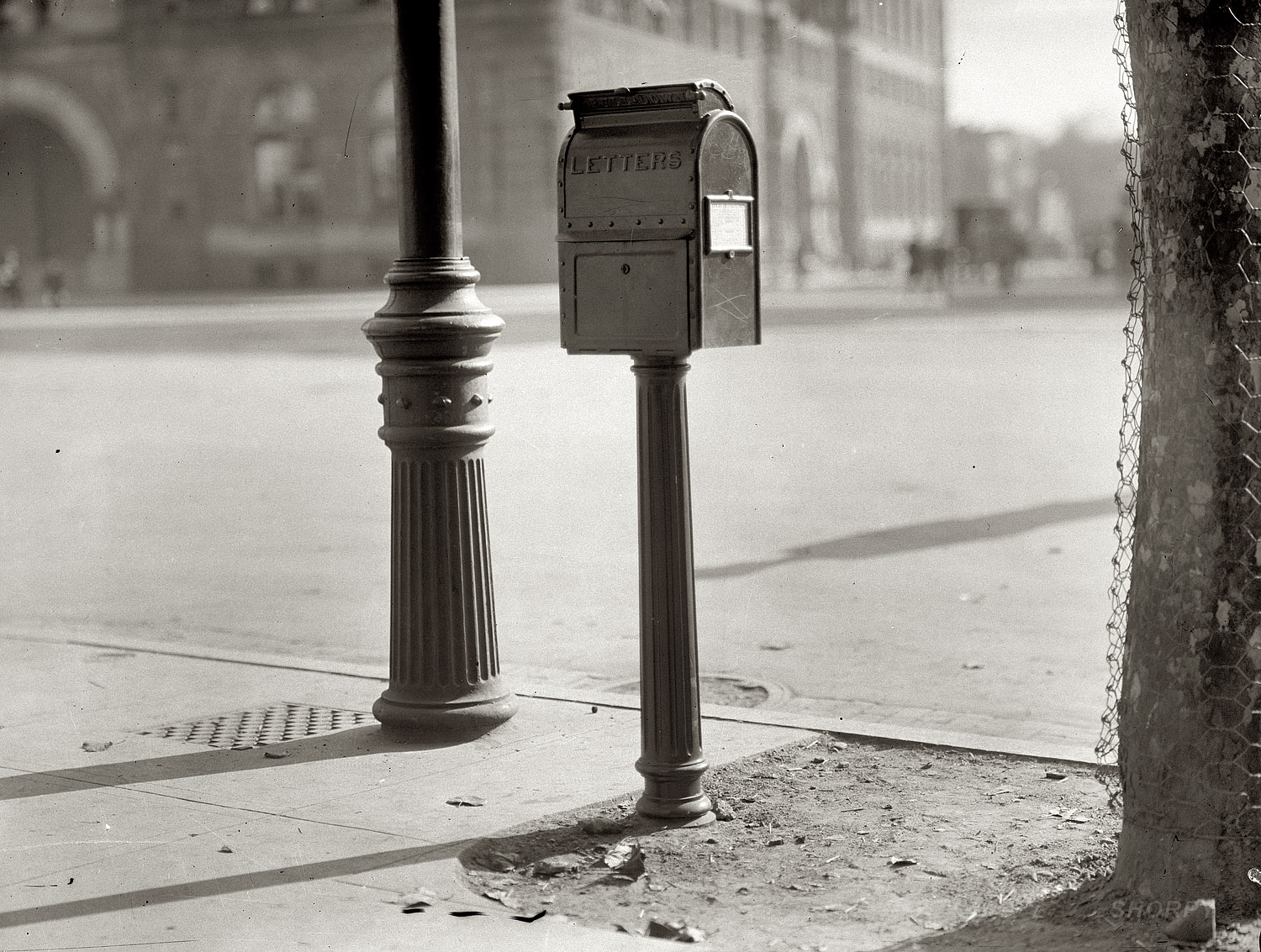 Washington, 1911. "Post Office Department mail box." In front of the Old Post Office building. Harris & Ewing Collection glass negative. View full size.