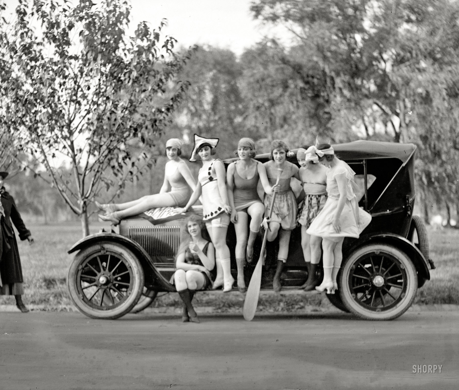 Washington, D.C., circa 1919. "Sennett girls." Producer Mack Sennett's comedy reels featured a bevy of "bathing beauties," among them Marvel Rea, seen here in the harlequin costume. National Photo Company. View full size.