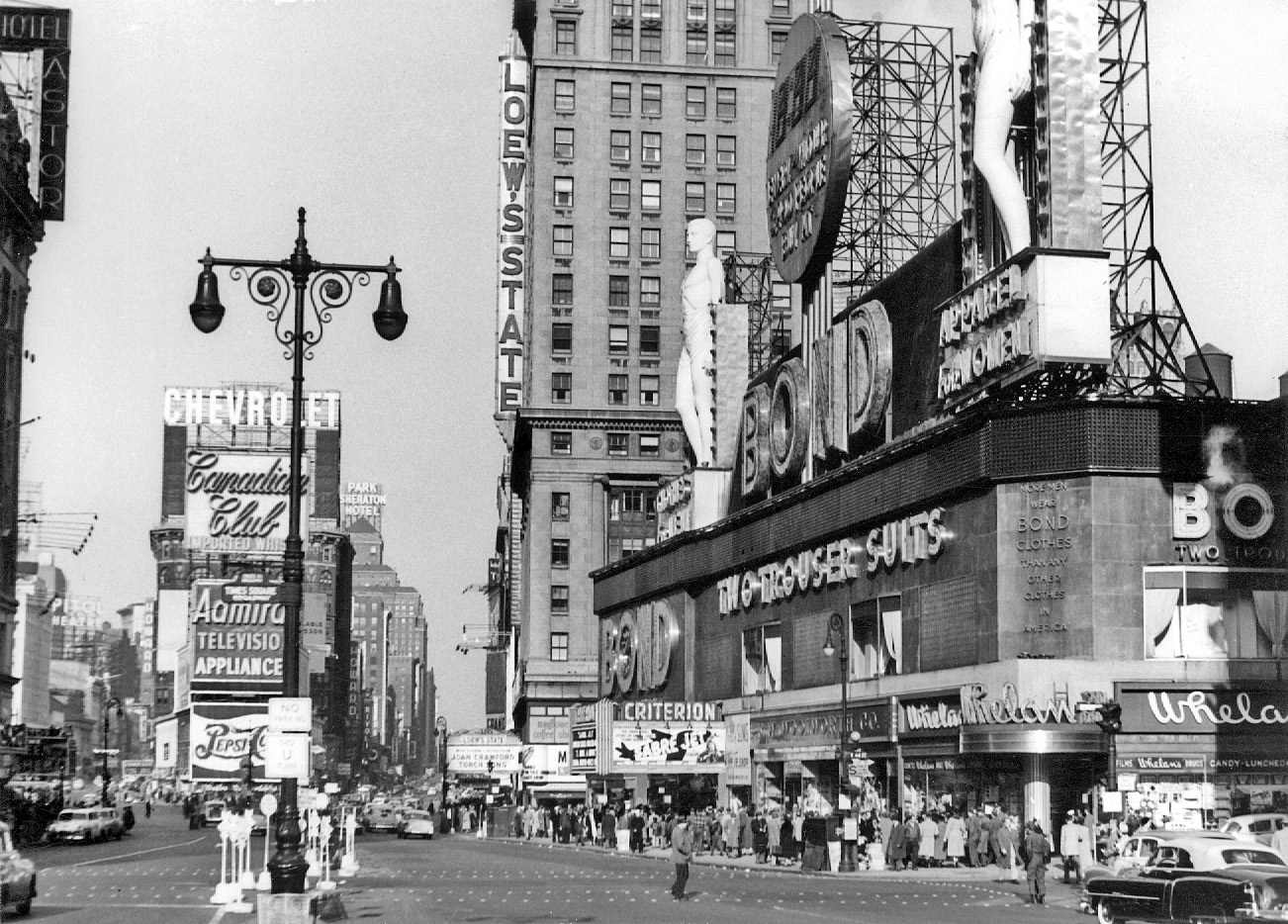 Taken in New York City on November 8, 1953 by Peter Jingeleski. View full size.