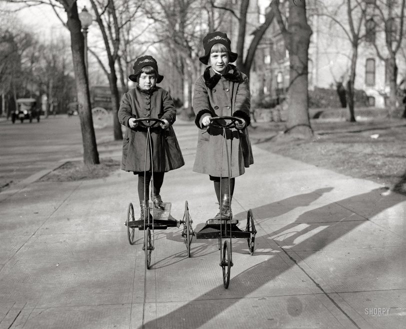 Rita and Ruth: 1920
