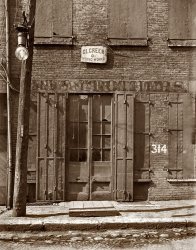 August 1908. Greeno Spring Works, factory where Harry McShane was injured. 314 Yeatman Alley, Cincinnati. View full size. Photo by Lewis Wickes Hine.