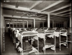 January 9, 1914. Men's dormitory at the New York Municipal Lodging House. View full size. 8x10 glass negative, George Grantham Bain Collection.
(The Gallery, G.G. Bain, NYC)