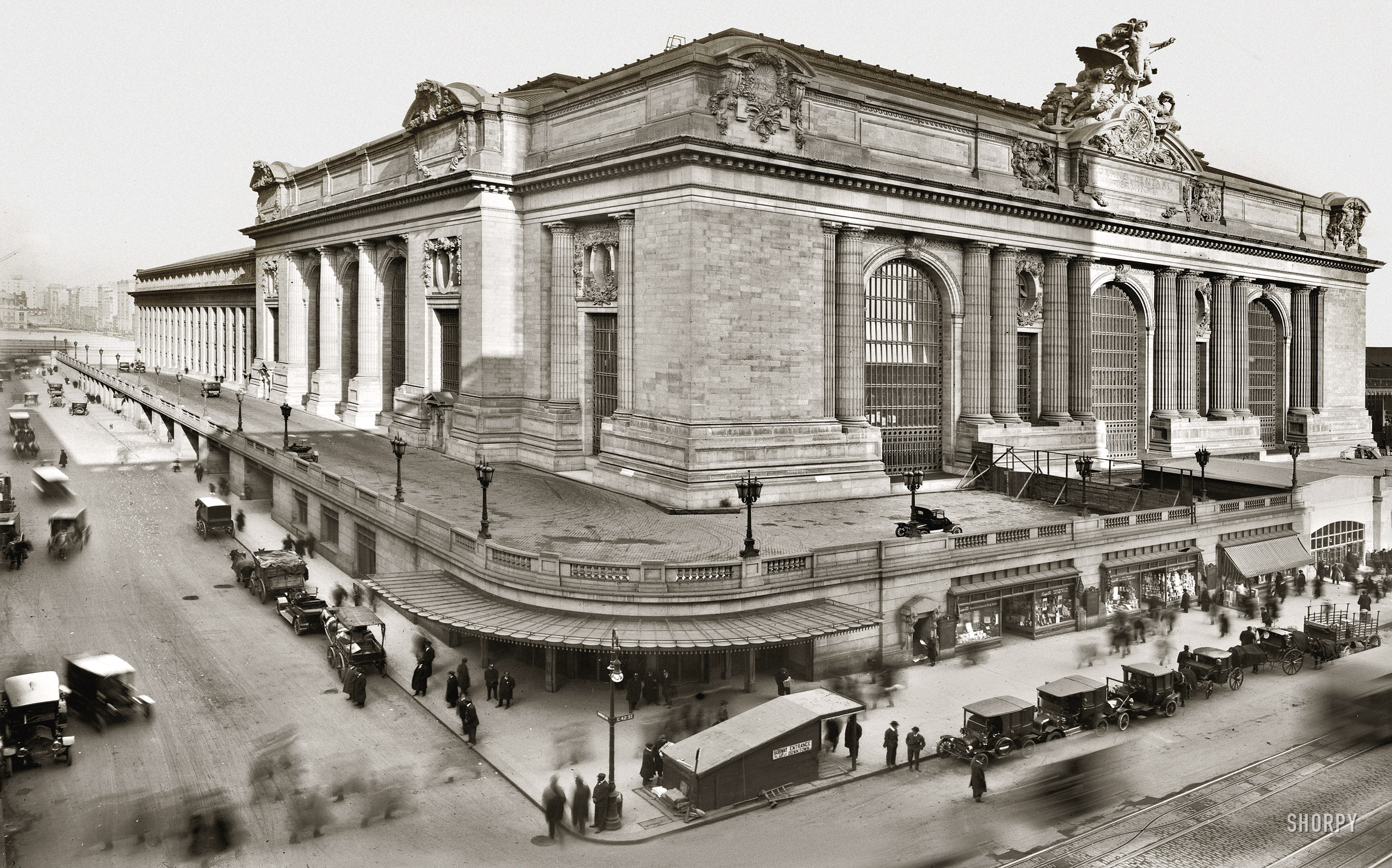 New York's Grand Central Station nearing completion sometime around 1913. 8x10 glass negative, George Grantham Bain Collection. View full size.