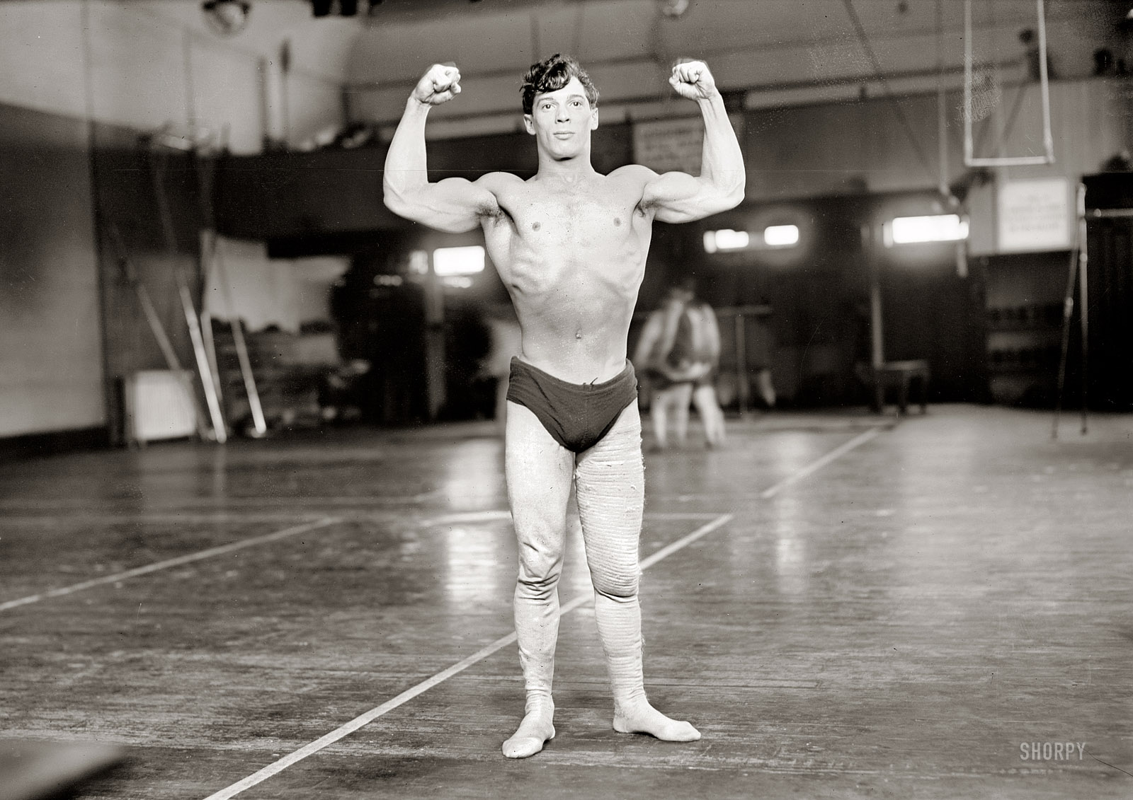 New York City circa 1908. "Sam Kramer." The bodybuilder and wrestler whose flipside we saw a week ago. George Grantham Bain Collection. View full size.