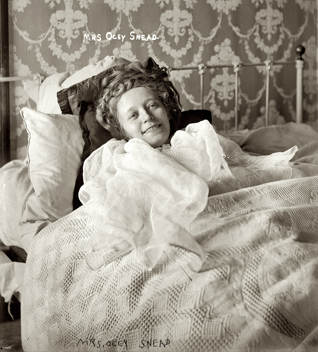 Dec. 21, 1907. Our second photo of the posthumously famous Ocey Snead. (The first is here.) George Grantham Bain Collection glass negative. View full size.