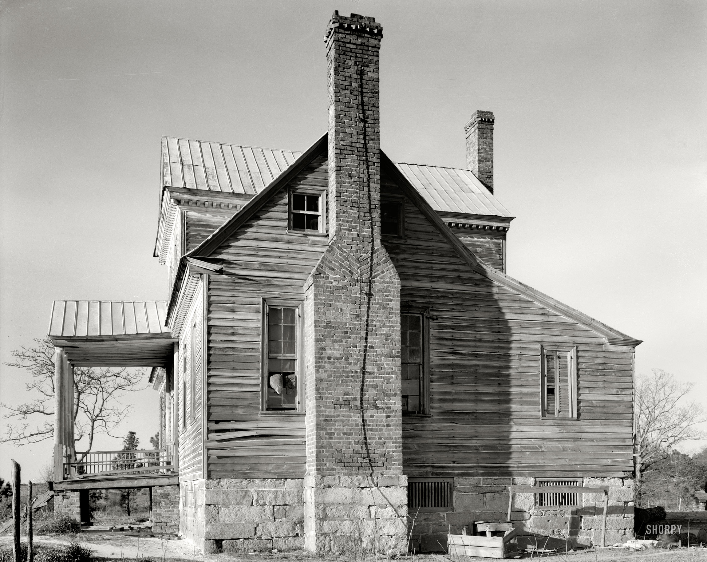 1939. Halifax County, N.C. "Old house, Dr. Gideon Hunt Macon (Williams-Reid- Macon House near Airlie)." Frances Benjamin Johnston photo. View full size.