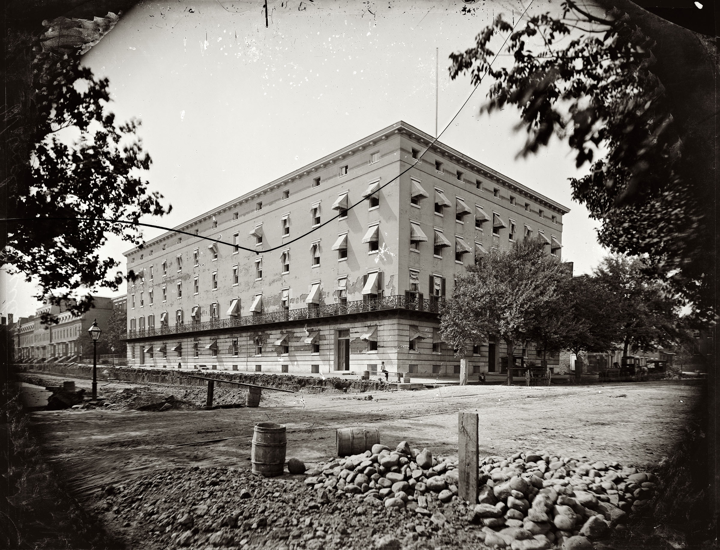 Washington, D.C., circa 1860s. "Old Winder Building, 17th & F. St. NW." Wet plate glass negative. Brady-Handy Collection, Library of Congress. View full size.