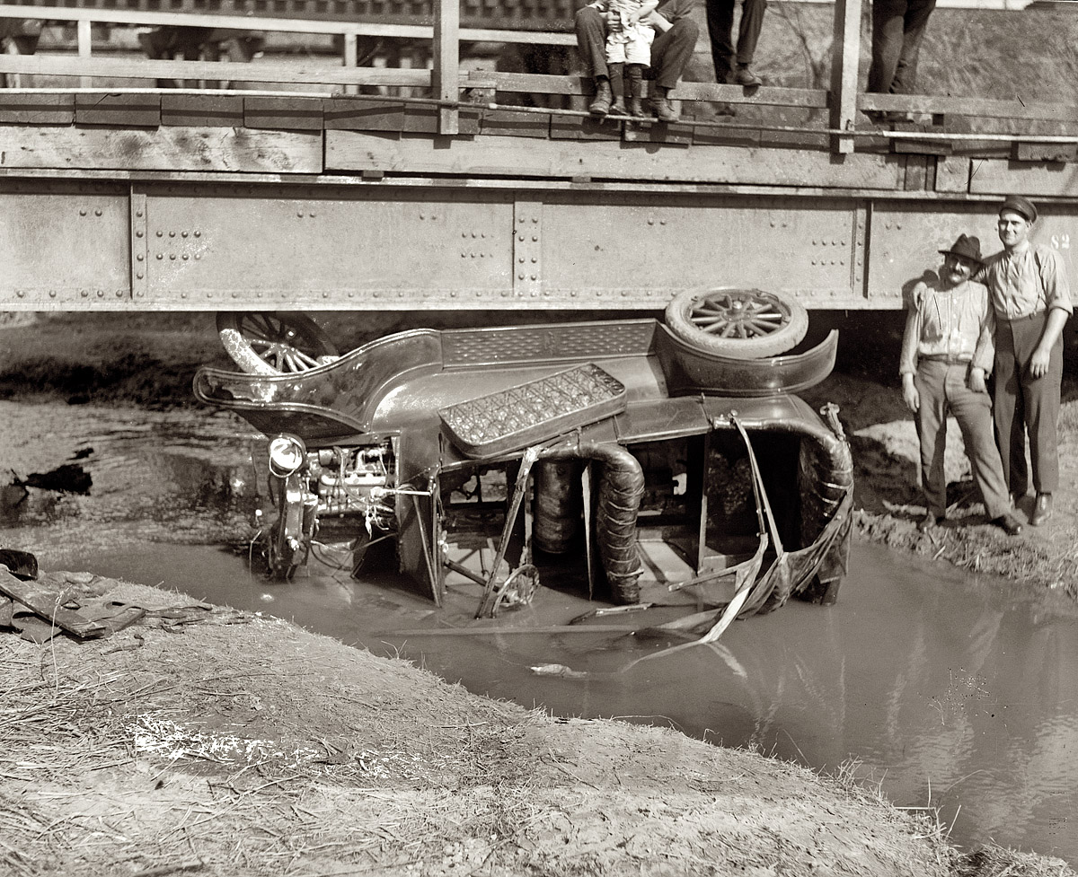 Washington, D.C., 1921. "Auto wreck." View full size. National Photo Co.