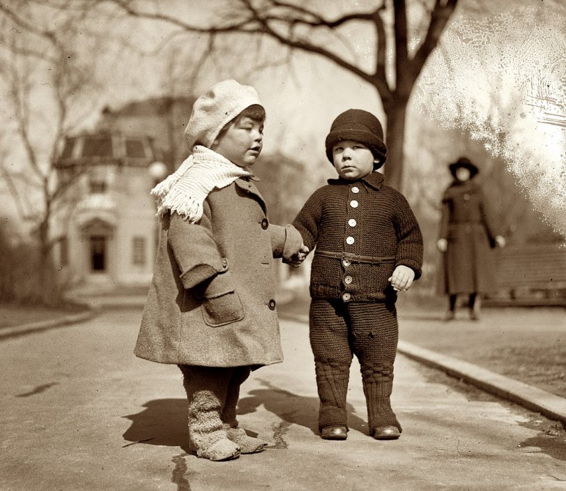 Washington, D.C, 1921. "Kids in Park." View full size. National Photo Company.