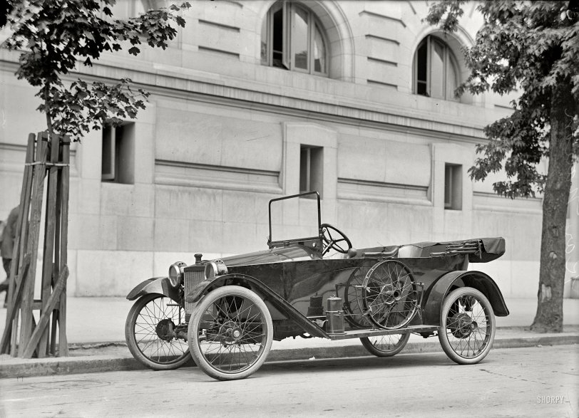 Washington, D.C., circa 1914. "Kar Nation." One of four photos of this odd-looking auto taken from various angles. Harris &amp; Ewing glass negative. View full size.
