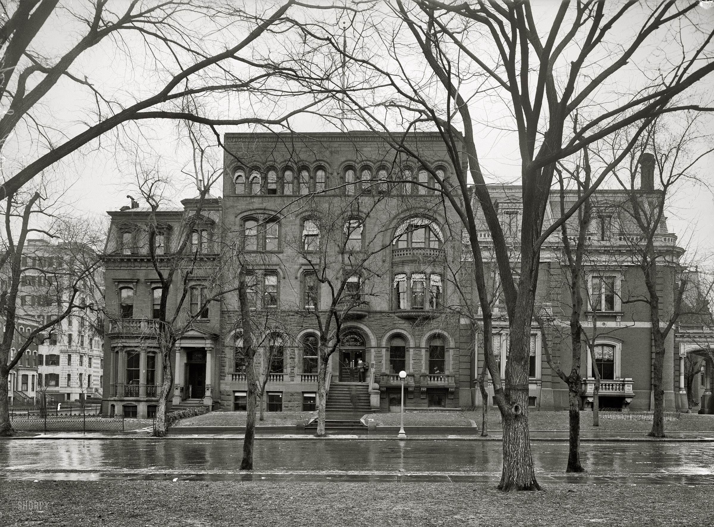 Washington, D.C., circa 1915. The Department of Justice building at 1435 K Street N.W. Harris & Ewing Collection glass negative. View full size.