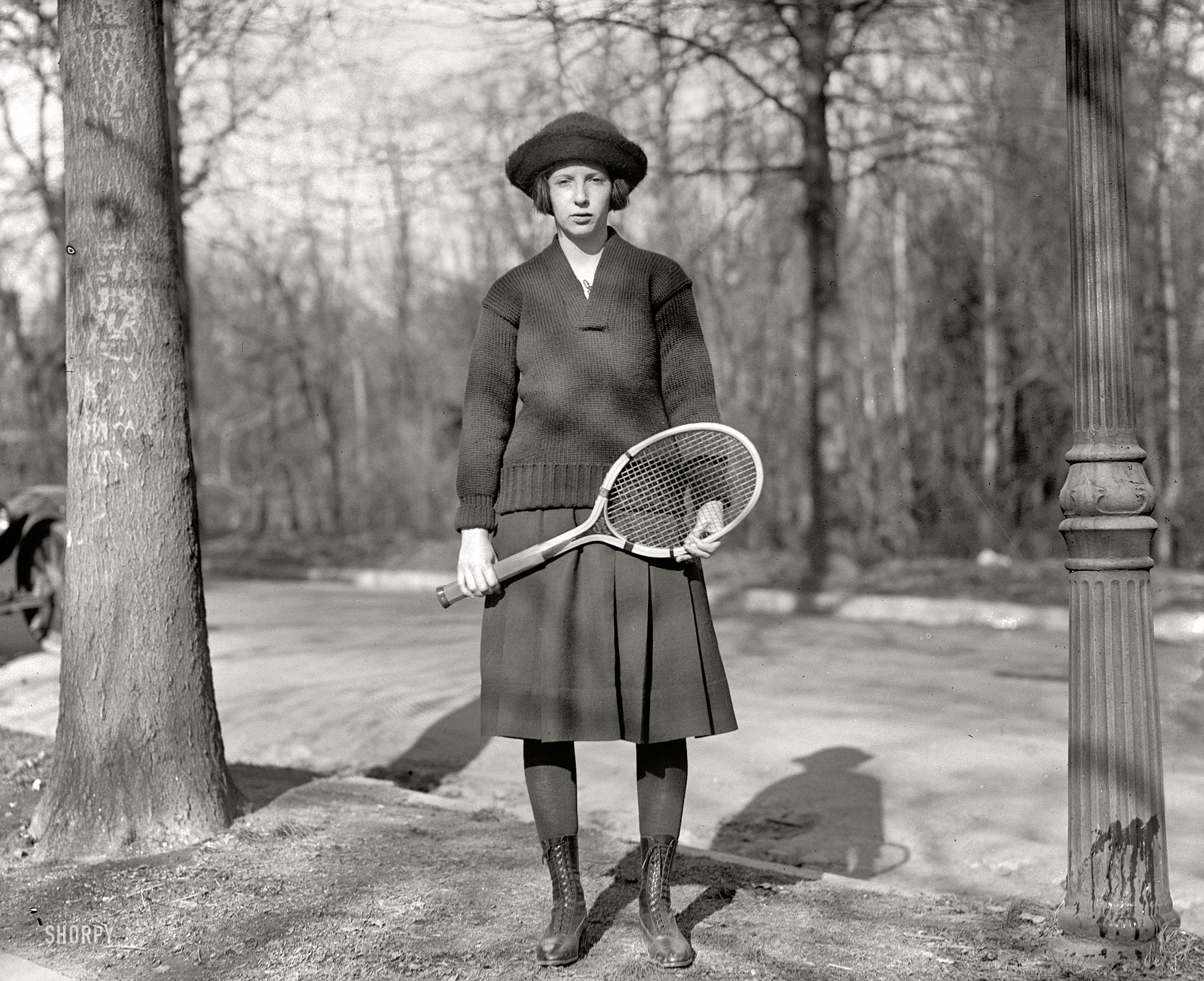 Nov. 28, 1921. Washington, D.C. "Marion Leech." Daughter of sportsman and tennis impresario Abner Y. Leech Jr., and whose fans evidently could not contain themselves. National Photo Co. Collection glass negative. View full size.