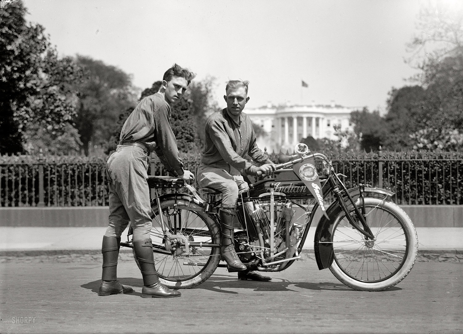 1915. "Baker and O'Brien, transcontinental motorcyclists, back of White House." Bud Baker and Dick O'Brien, whom we first met here. In May 1915 they embarked on a five-month, 10,000-mile jaunt to the West Coast via Indian motorcycle to see the California expositions. Harris & Ewing. View full size.