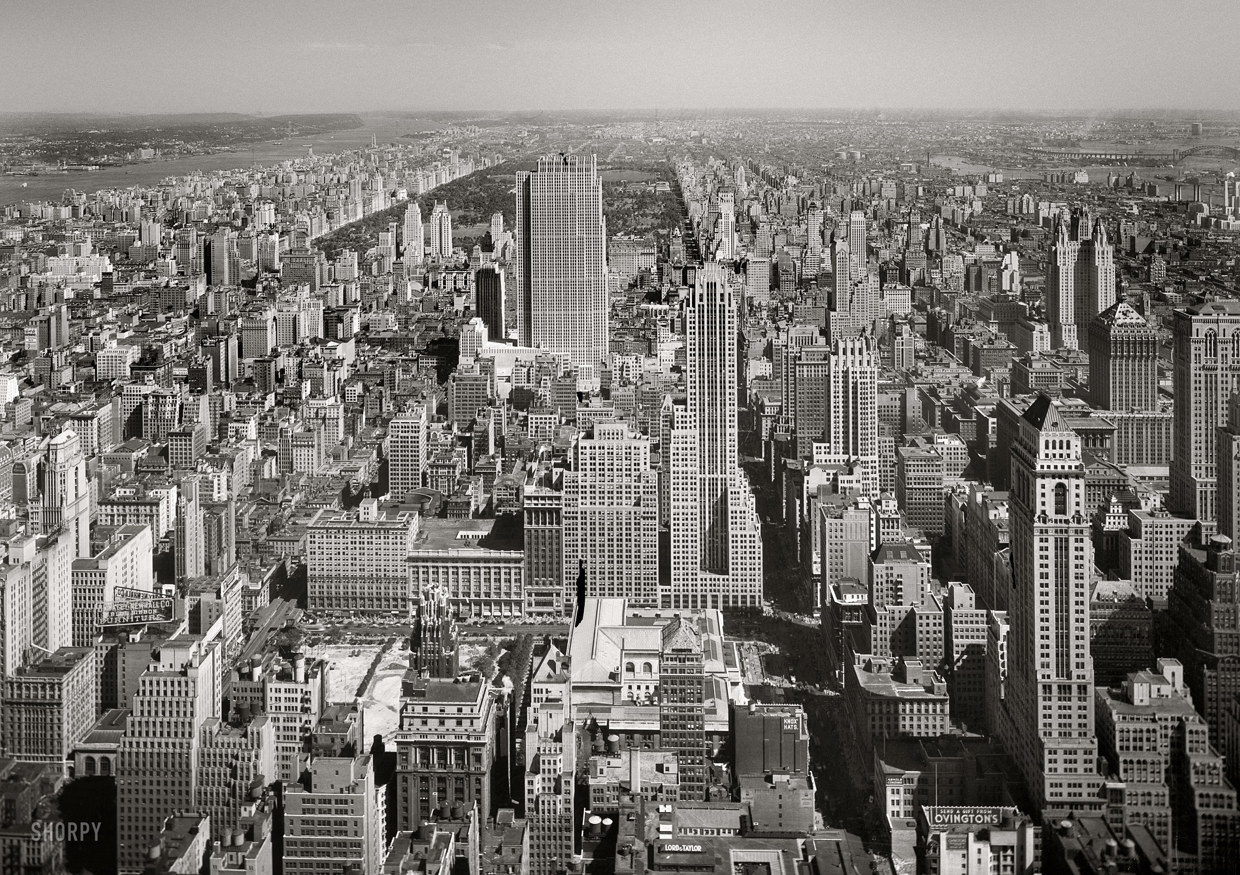 September 11, 1933. "New York City views. Looking north from the Empire State Building." 5x7 safety negative by Gottscho-Schleisner. View full size.
