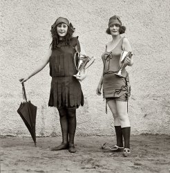 Iola and Anna: 1922