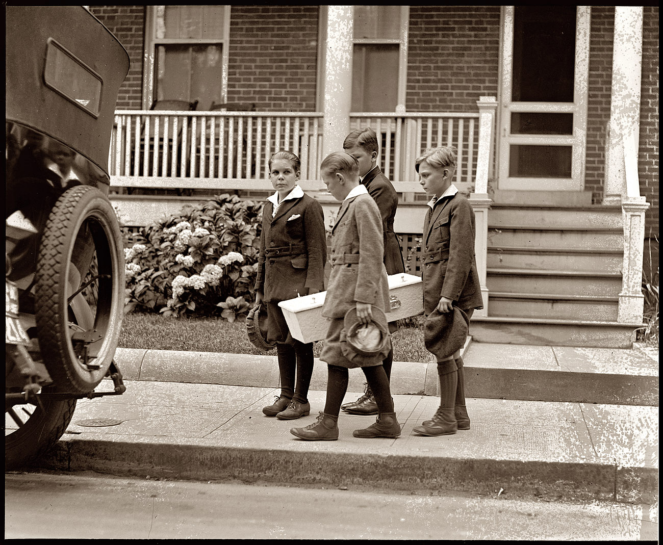 "Dog Funeral." Laying Fido to rest in Washington, D.C., circa 1922. 4x5 inch glass negative, National Photo Company Collection. View full size.