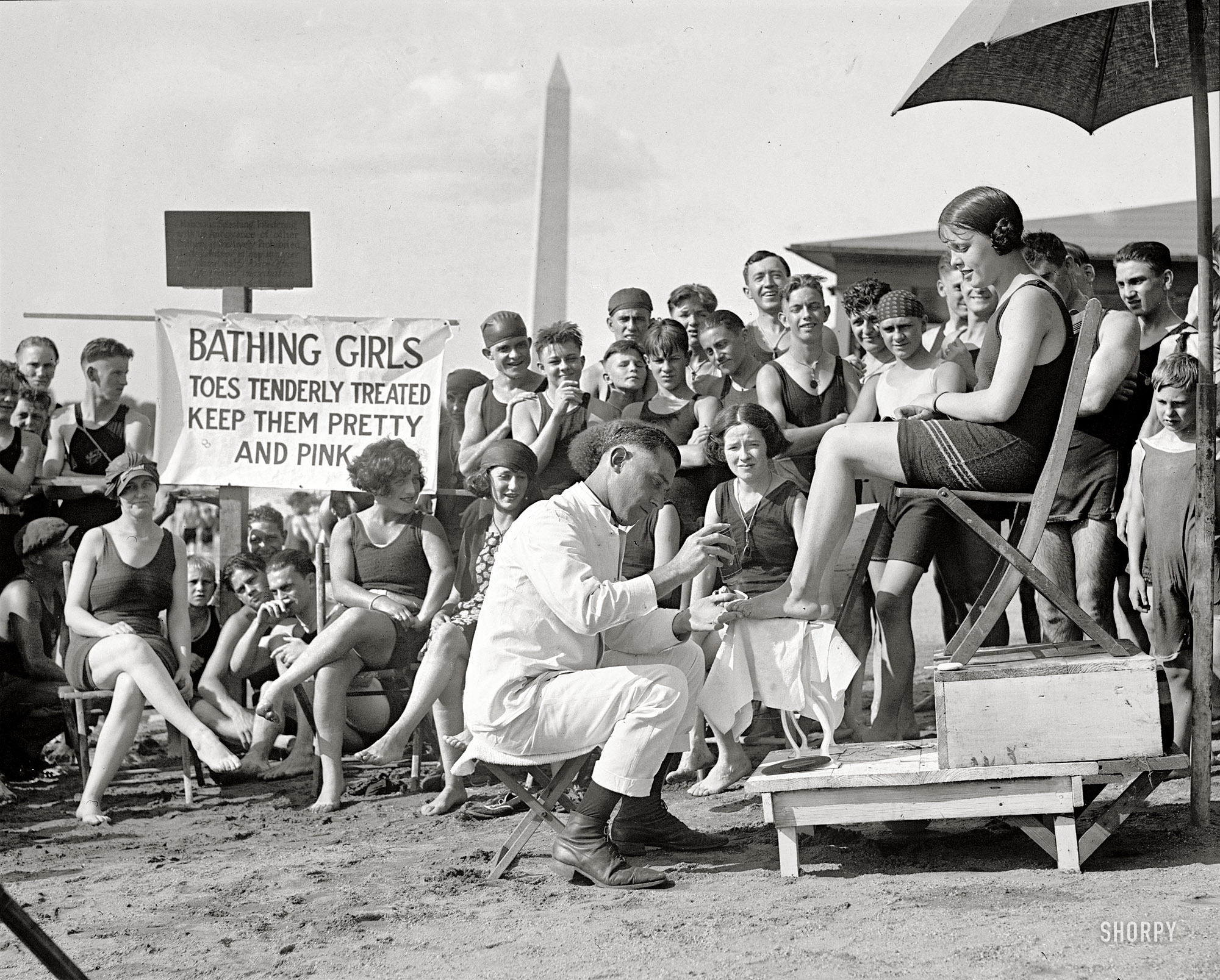 August 16, 1922. Washington, D.C. "Toe Doctor." Once your tootsies are taken care of, please note that "malicious splashing" is strictly prohibited. National Photo Company Collection glass negative. View full size.