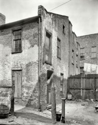 Richmond, Virginia, circa 1930. "Edgar Allan Poe's mother's house." 8x10 inch acetate negative by Frances Benjamin Johnston. View full size.