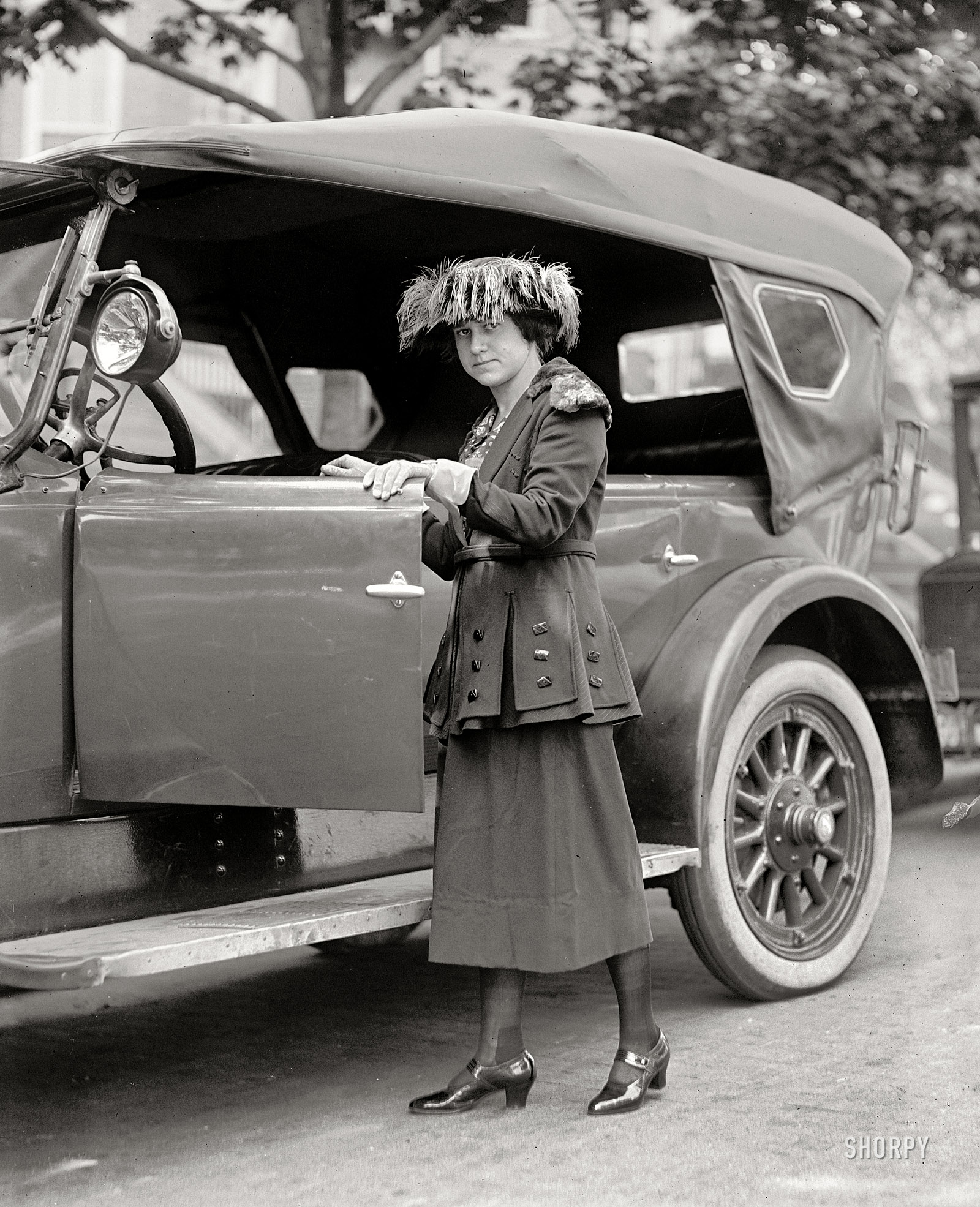 October 6, 1922. Washington, D.C. "Emily Dial, daughter of Senator Dial." National Photo Company Collection glass negative. View full size.