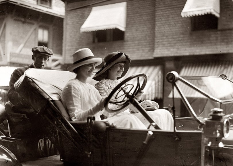 "Miss Powell and Miss Sands" circa 1910. View full size. G.G. Bain Collection. 