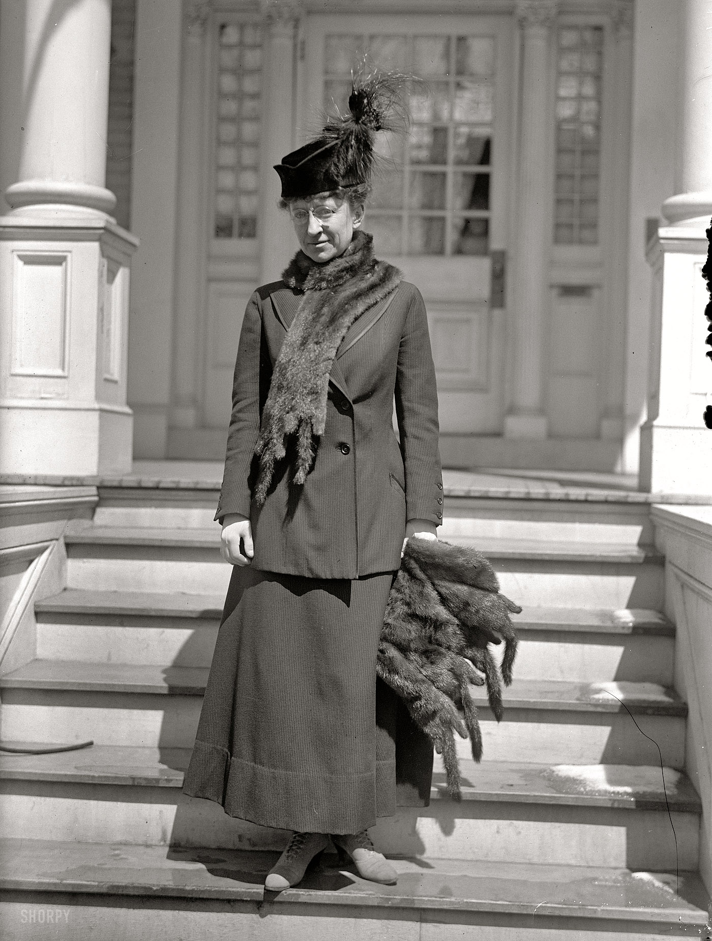1917. "Mrs. Newton D. Baker." Elizabeth Leopold Baker, wife of the Secretary of War, strikes a vixenish pose. Harris & Ewing glass negative. View full size.