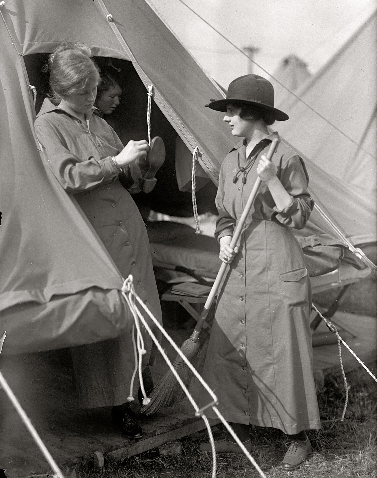 1916. "Woman's National Service School, under woman's section, Navy League. Mrs. Slater and Miss Moore." Harris & Ewing glass negative. View full size.