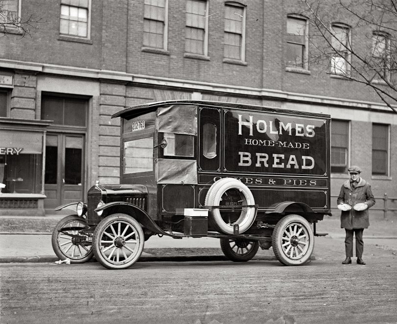"Holmes Bakery, Ford truck, 1923." Another cog in the Holmes pastry-delivery machine. View full size. National Photo Company Collection glass negative.
