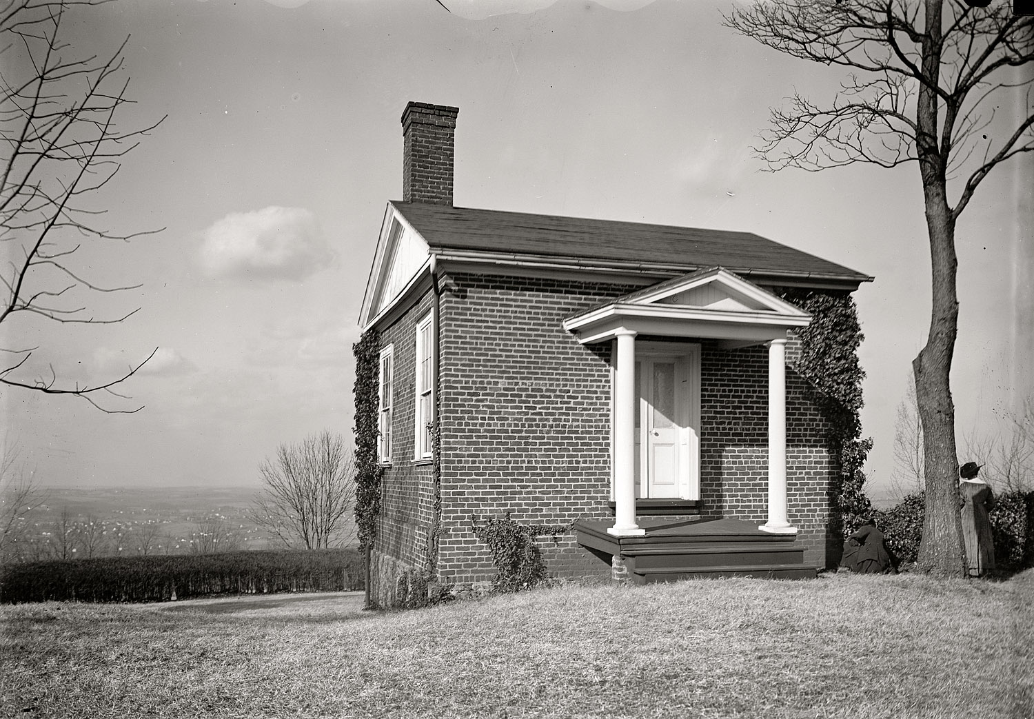 Albemarle County, Virginia, circa 1916. "Outbuilding, Monticello. Estate of Thomas Jefferson." This is the North Pavilion, the last building constructed at Monticello. Harris & Ewing Collection glass negative. View full size.