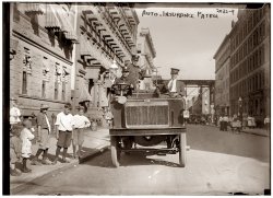"Auto Insurance Patrol" circa 1913 in New York City. View full size. 5x7 glass negative, George Grantham Bain Collection. What are they driving?