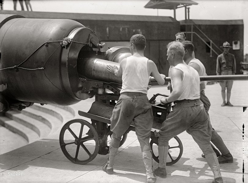 Washington, D.C., or vicinity circa 1917. "Military training. Loading big gun." 4x5 inch glass negative, Harris &amp; Ewing Collection. View full size.
