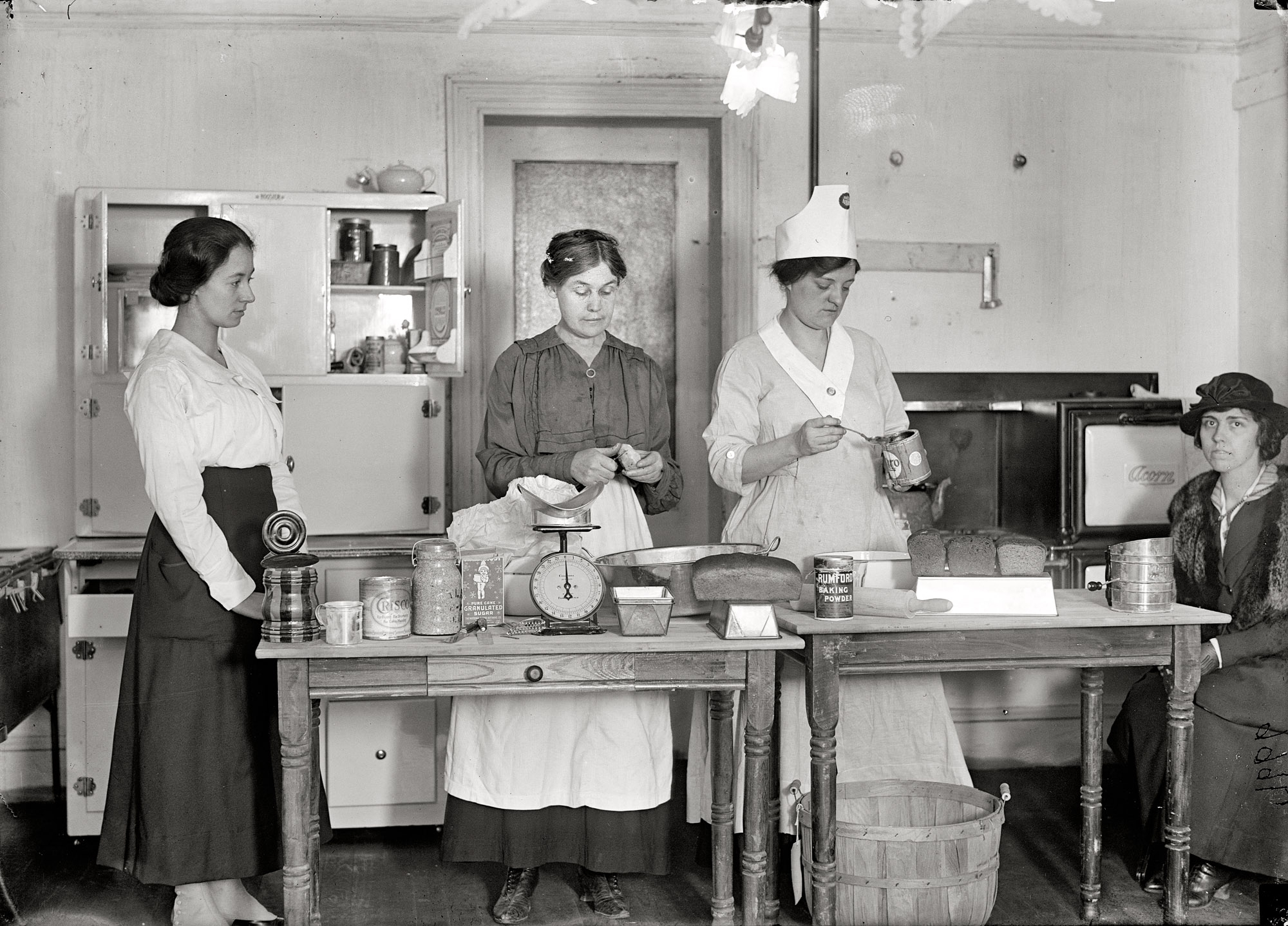 Washington, 1917. "U.S. Food Administration war kitchen." Harris & Ewing Collection glass negative, Library of Congress. View full size.