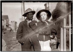 Two Thanksgiving maskers circa 1911. View full size. 5x7 glass negative, George Grantham Bain Collection.
