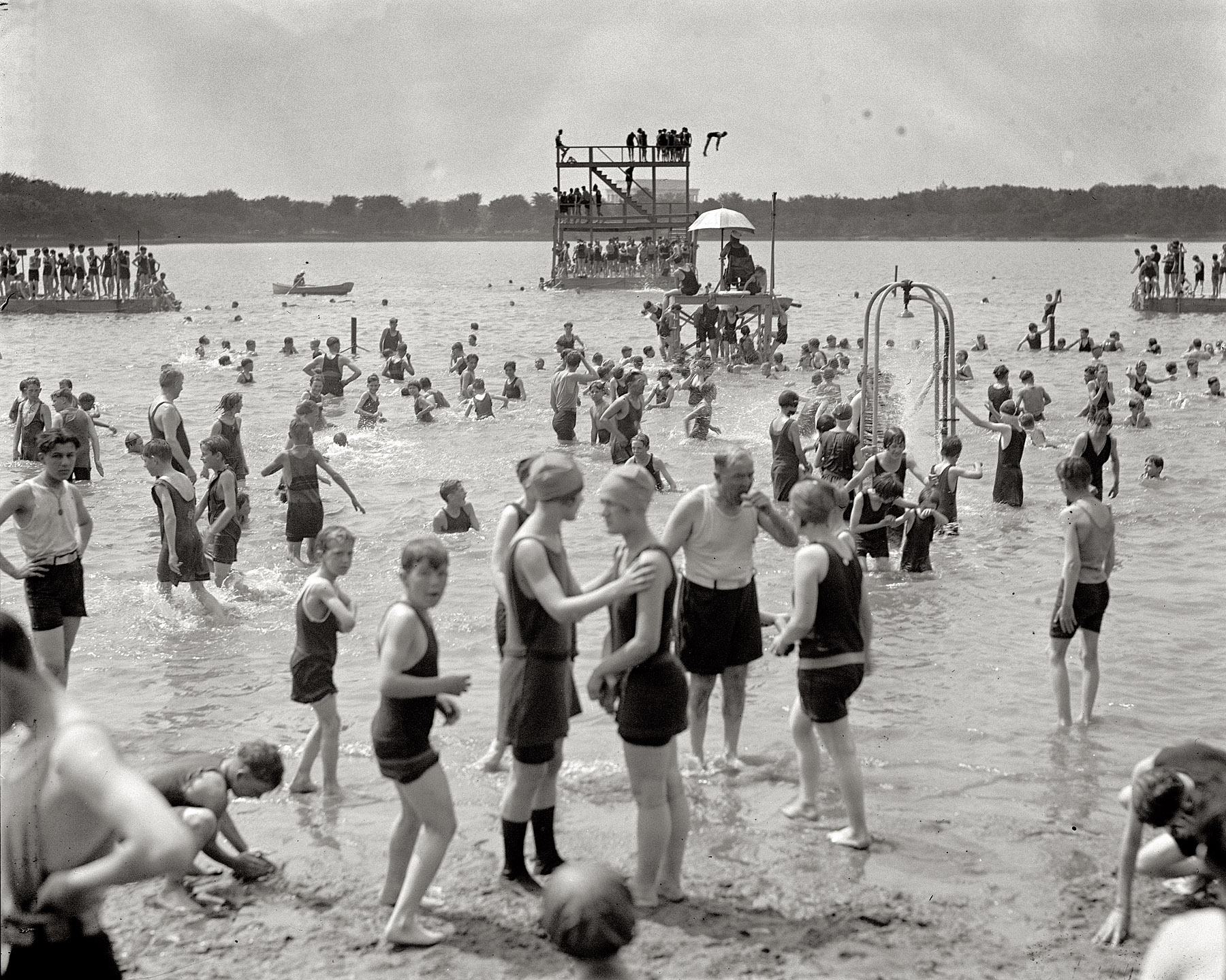 "Potomac bathing beach. June 19, 1924." In case anyone needed reminding: No horseplay will be tolerated. National Photo Co. glass negative. View full size.