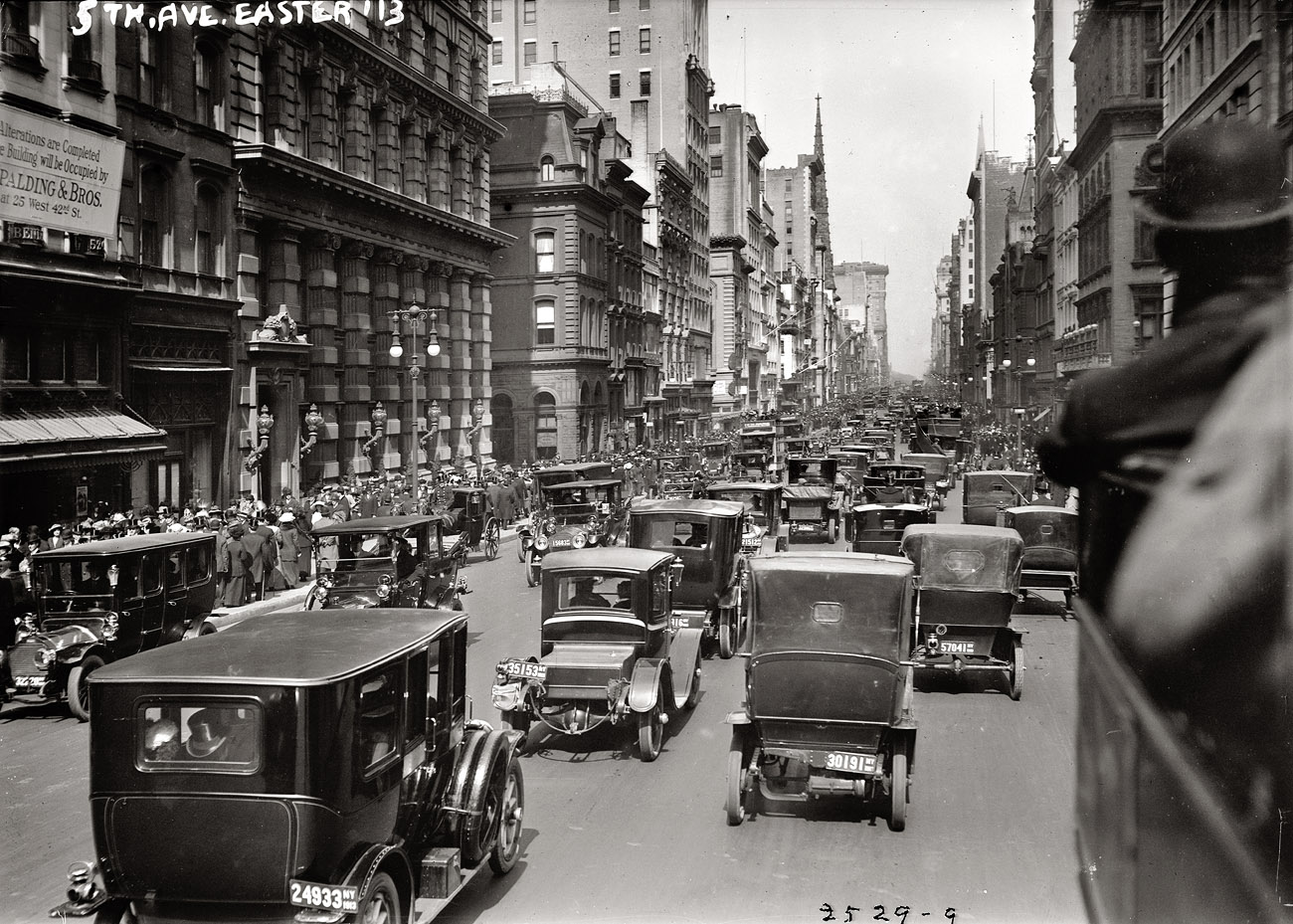Easter 1913, New York. Fifth Avenue looking north. George Grantham Bain Collection. View full size.