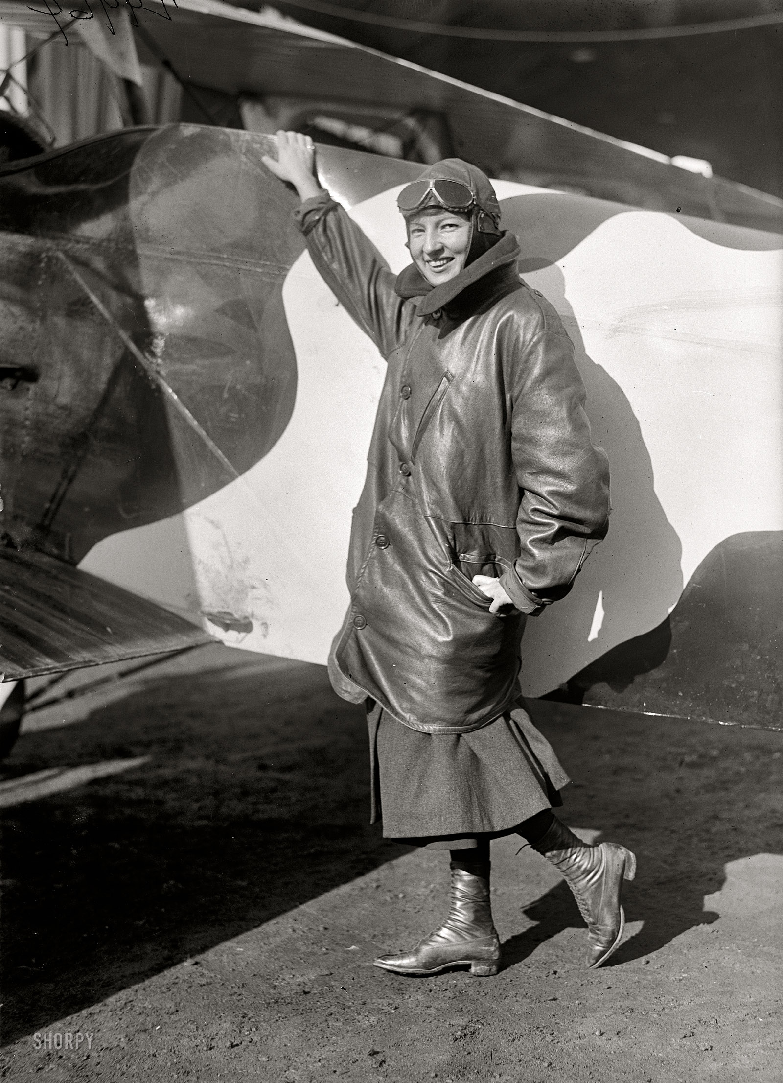 Washington, D.C., circa 1918. "Marjorie Stinson, aviatrix. Packard LePere plane." Harris & Ewing Collection glass negative. View full size.