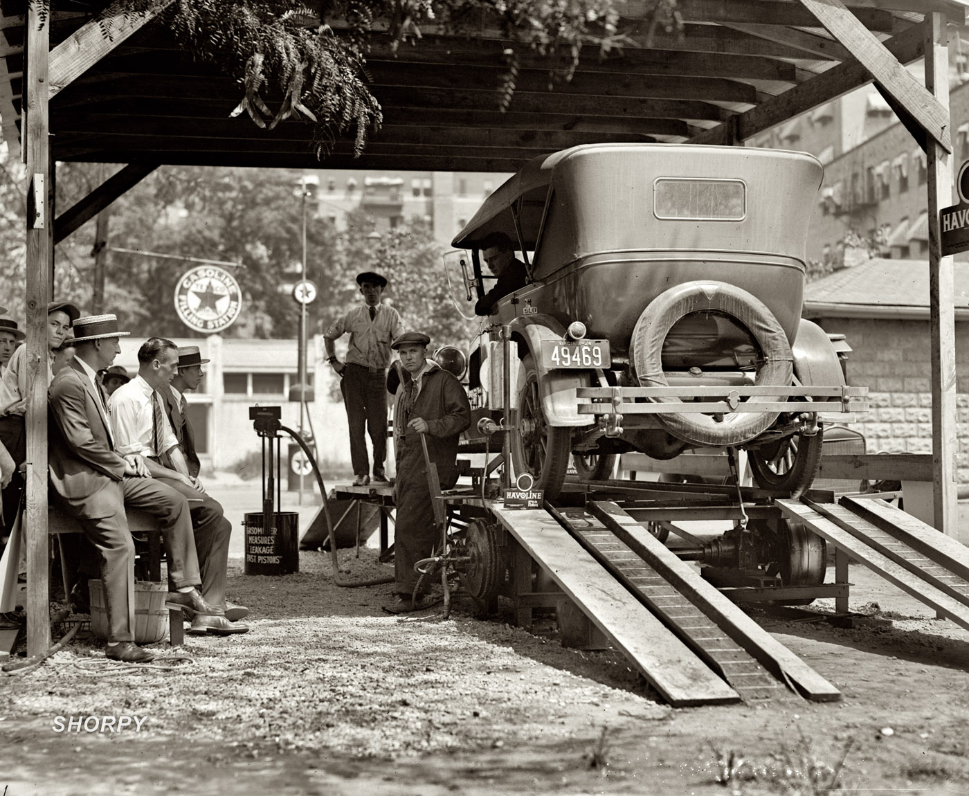 Washington, D.C., 1924. "Havoline Oil Company." View full size. National Photo Company Collection glass negative, Library of Congress.