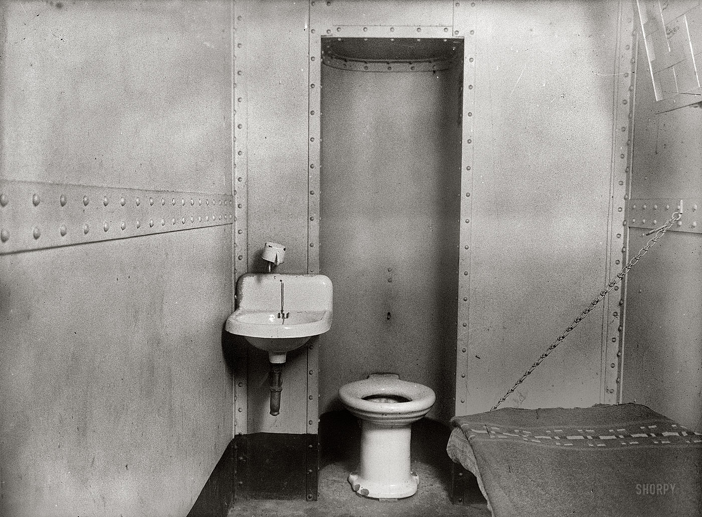 1919. "District of Columbia Jail." Harris & Ewing glass negative. View full size.