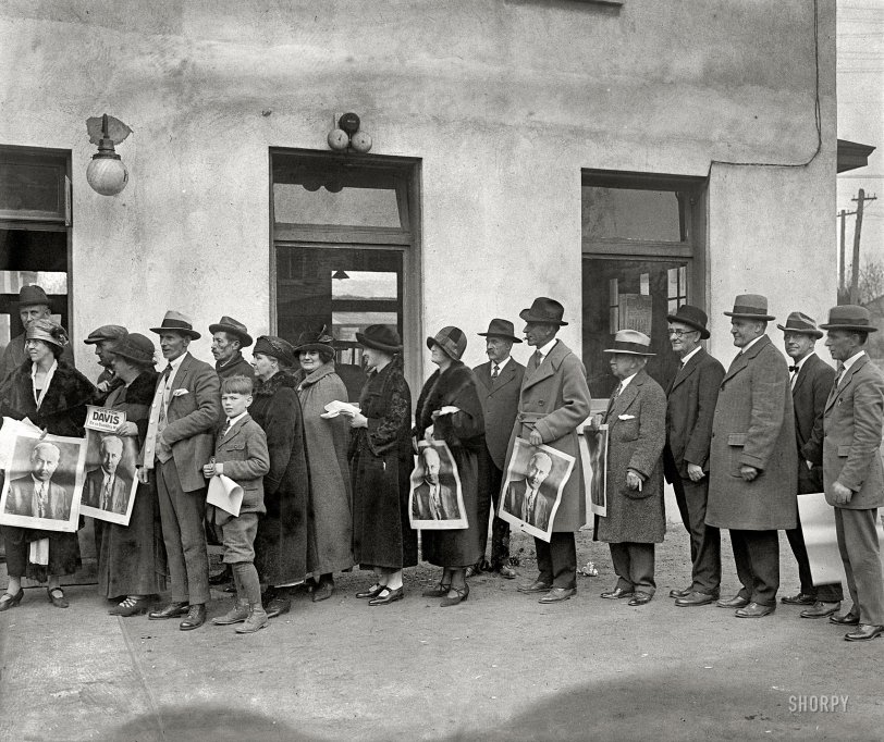 November 4, 1924. Arlington County, Virginia. "In line to vote at Clarendon." National Photo Company Collection glass negative. View full size.
