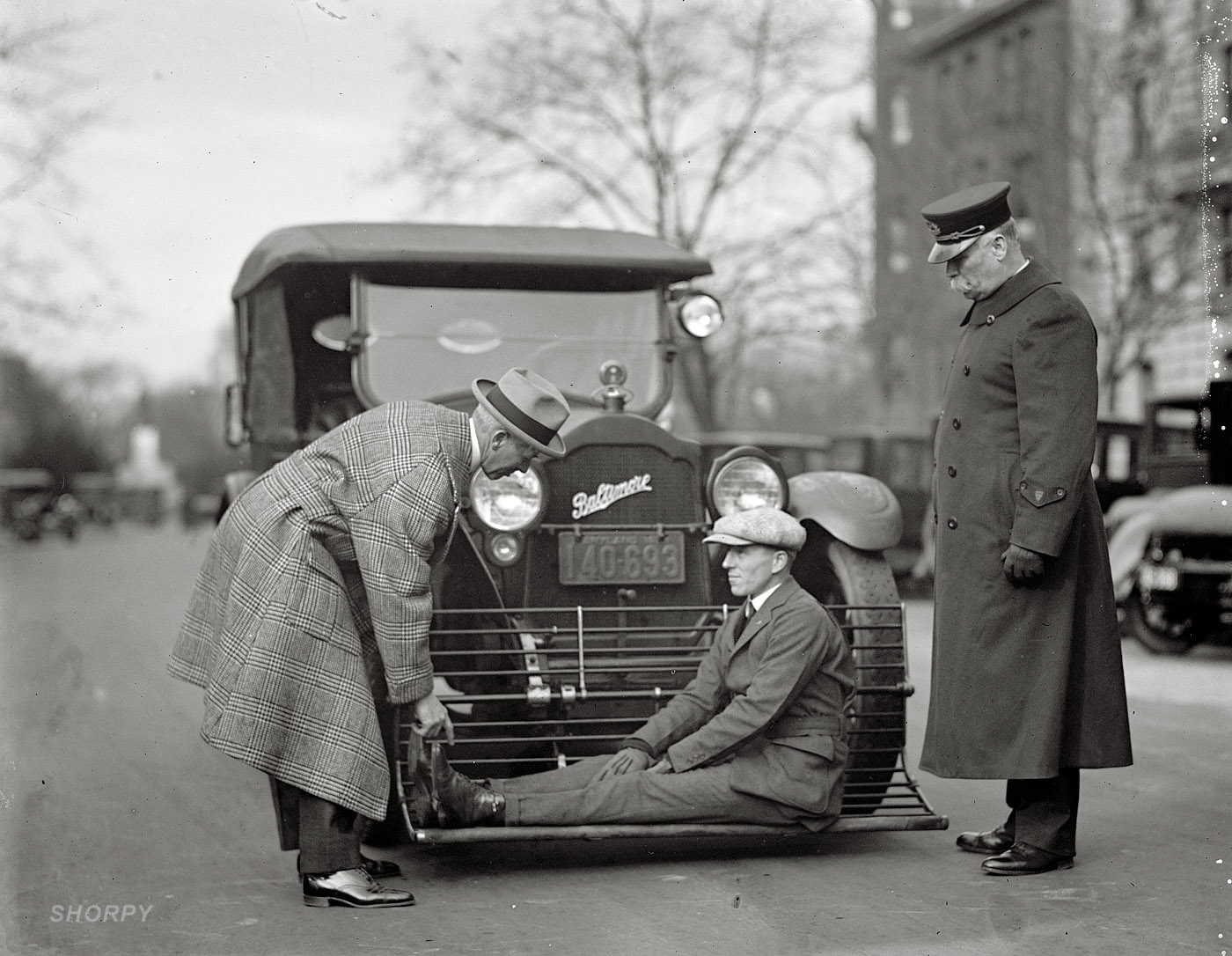 December 17, 1924. Washington, D.C. "Auto safety device demonstration. Inspector Albert Headley." National Photo glass negative. View full size.