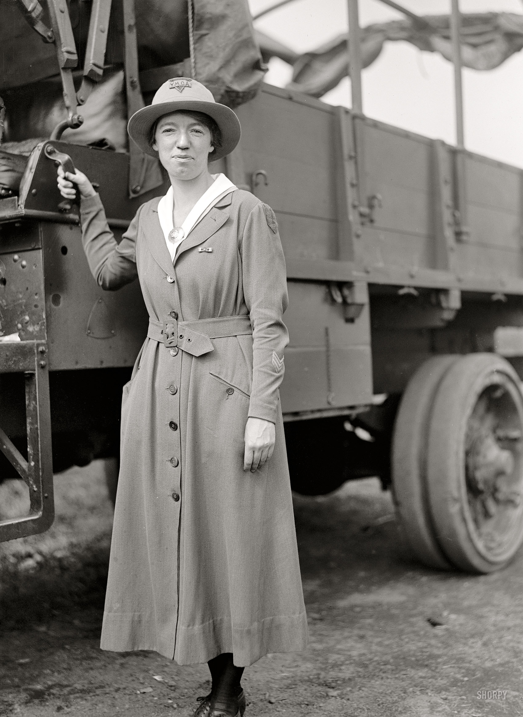 Washington, D.C., 1919. "Frances Gulick, Y.M.C.A. girl." Frances, a Y.M.C.A. welfare worker attached to the First Engineers in Europe, was awarded a citation for valor and courage during the aerial bombardment of Varmaise, France, where she operated a canteen. Harris & Ewing glass negative. View full size.