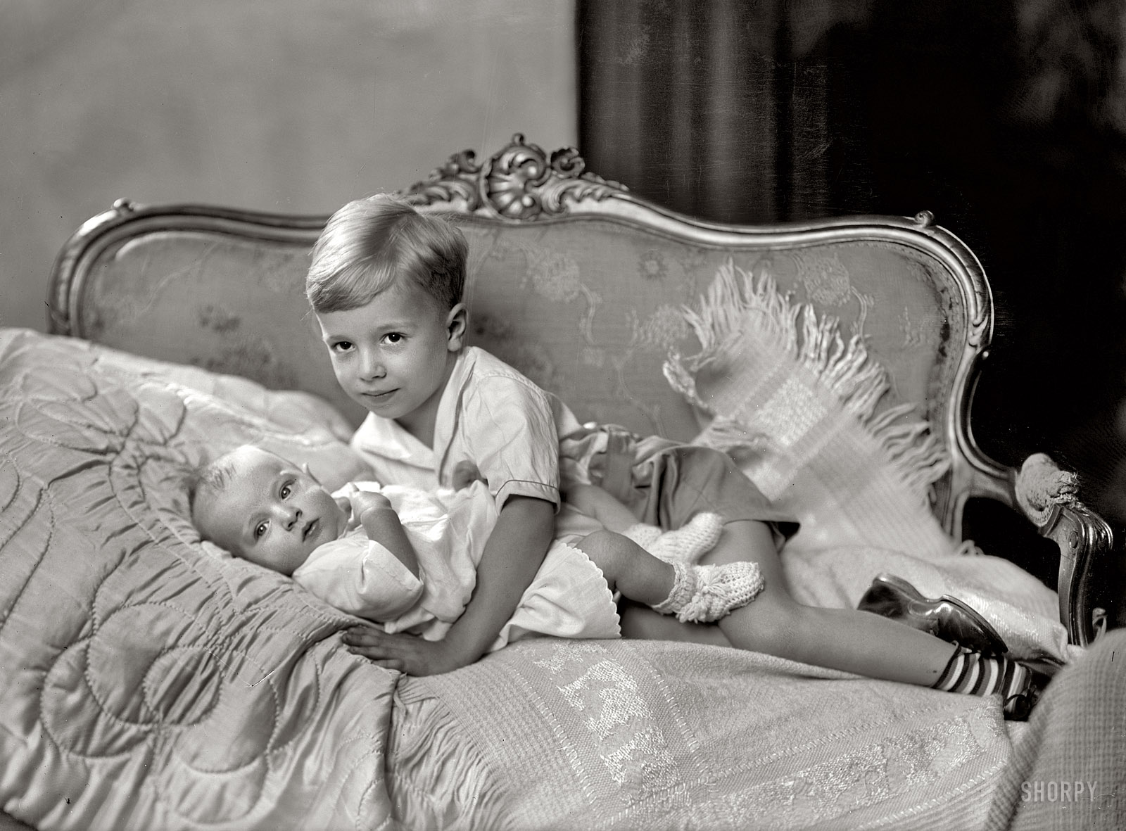 Washington, D.C., 1933. "Robert Haller children." An unidentified Haller tot with equally anonymous Big Brother.  Harris & Ewing glass negative. View full size.