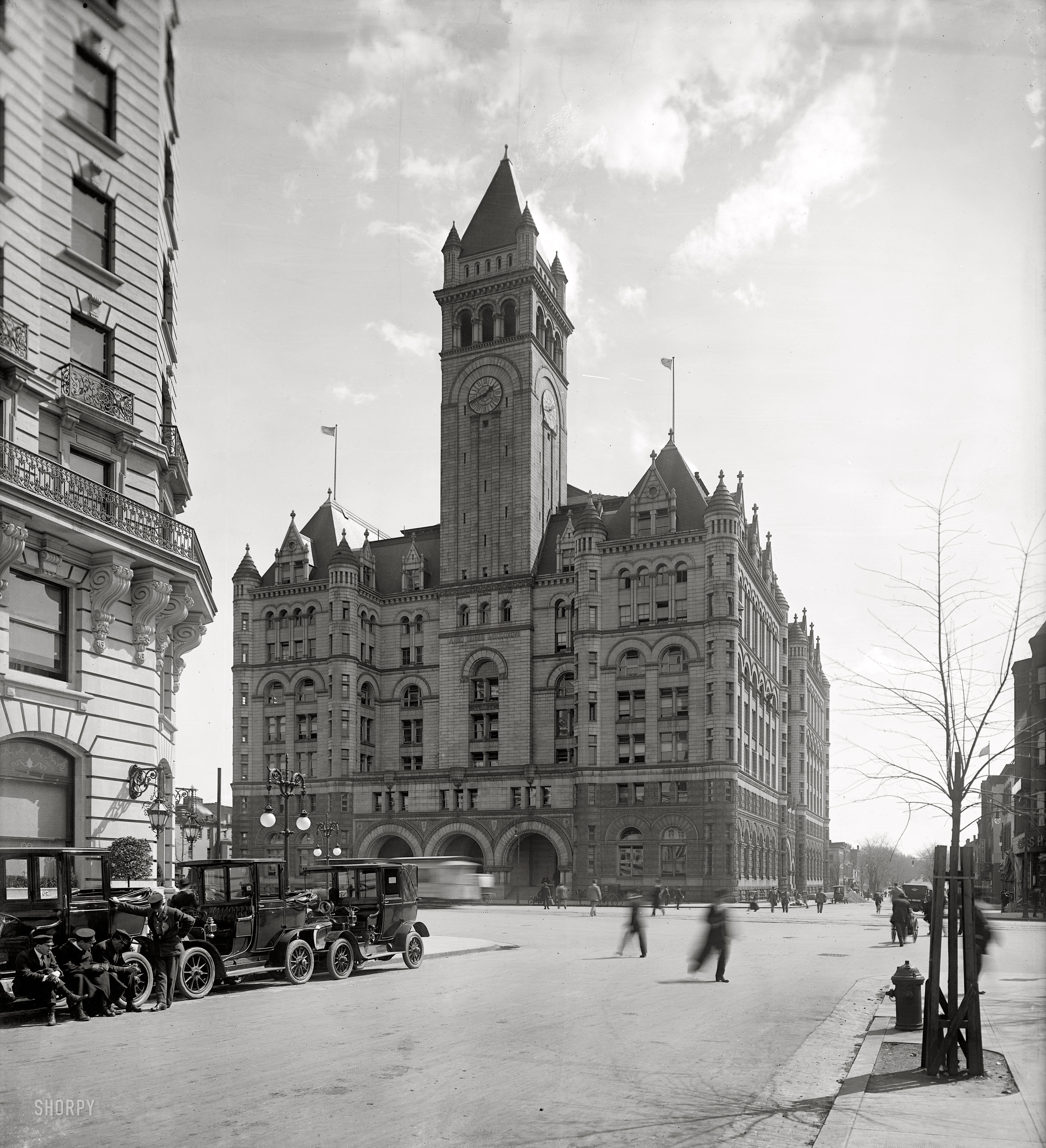 The Post Office building in Washington circa 1911, about the closest the District of Columbia ever came to having a skyscraper. Harris & Ewing. View full size.