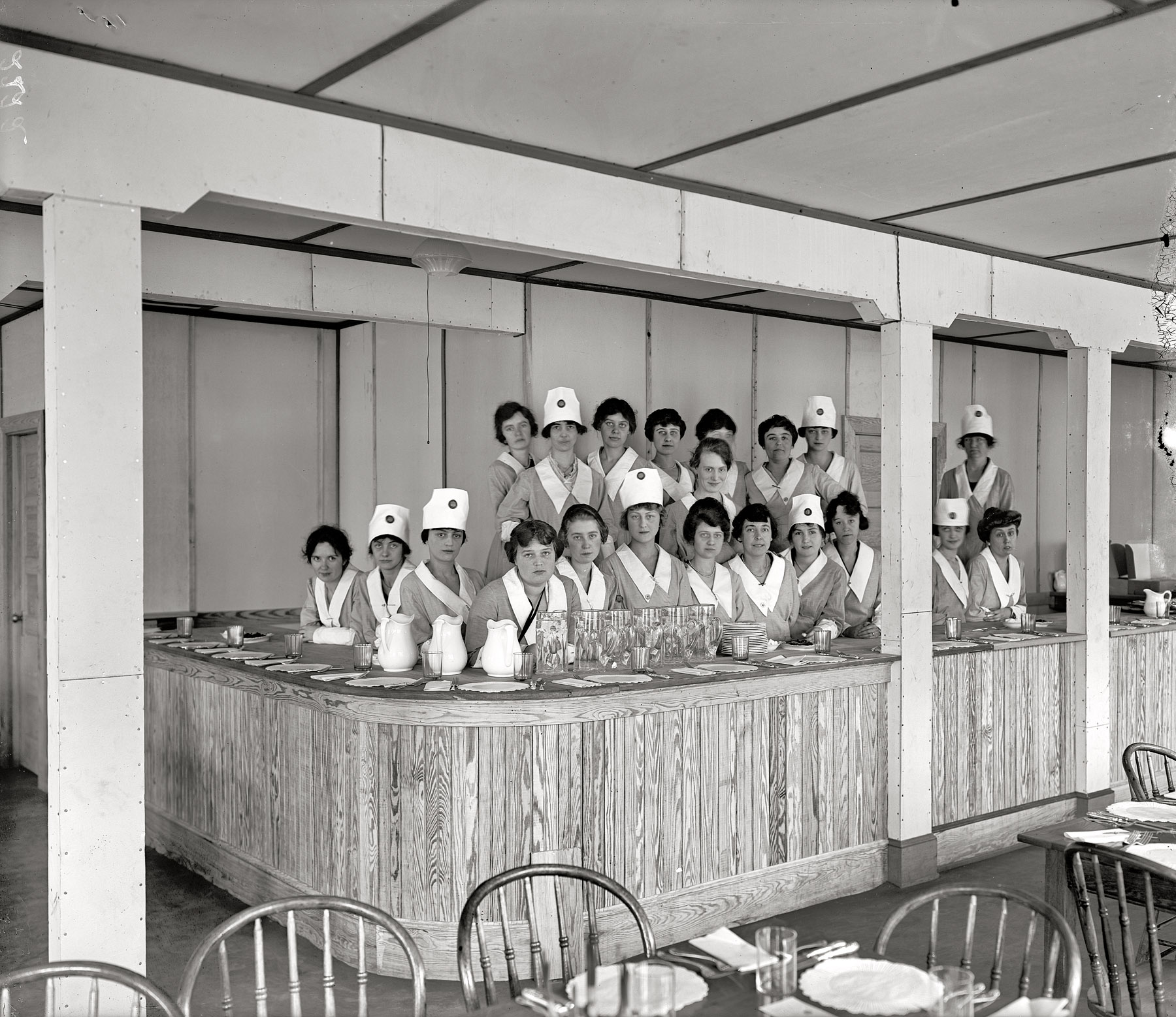 Washington circa 1918. "U.S. Food Administration." Dining room in the new Food Administration headquarters. Harris & Ewing glass negative. View full size.
