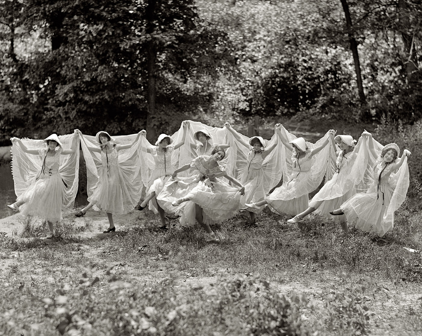 June 30, 1925. "National American Ballet." National Photo Company Collection glass negative, Library of Congress. View full size.