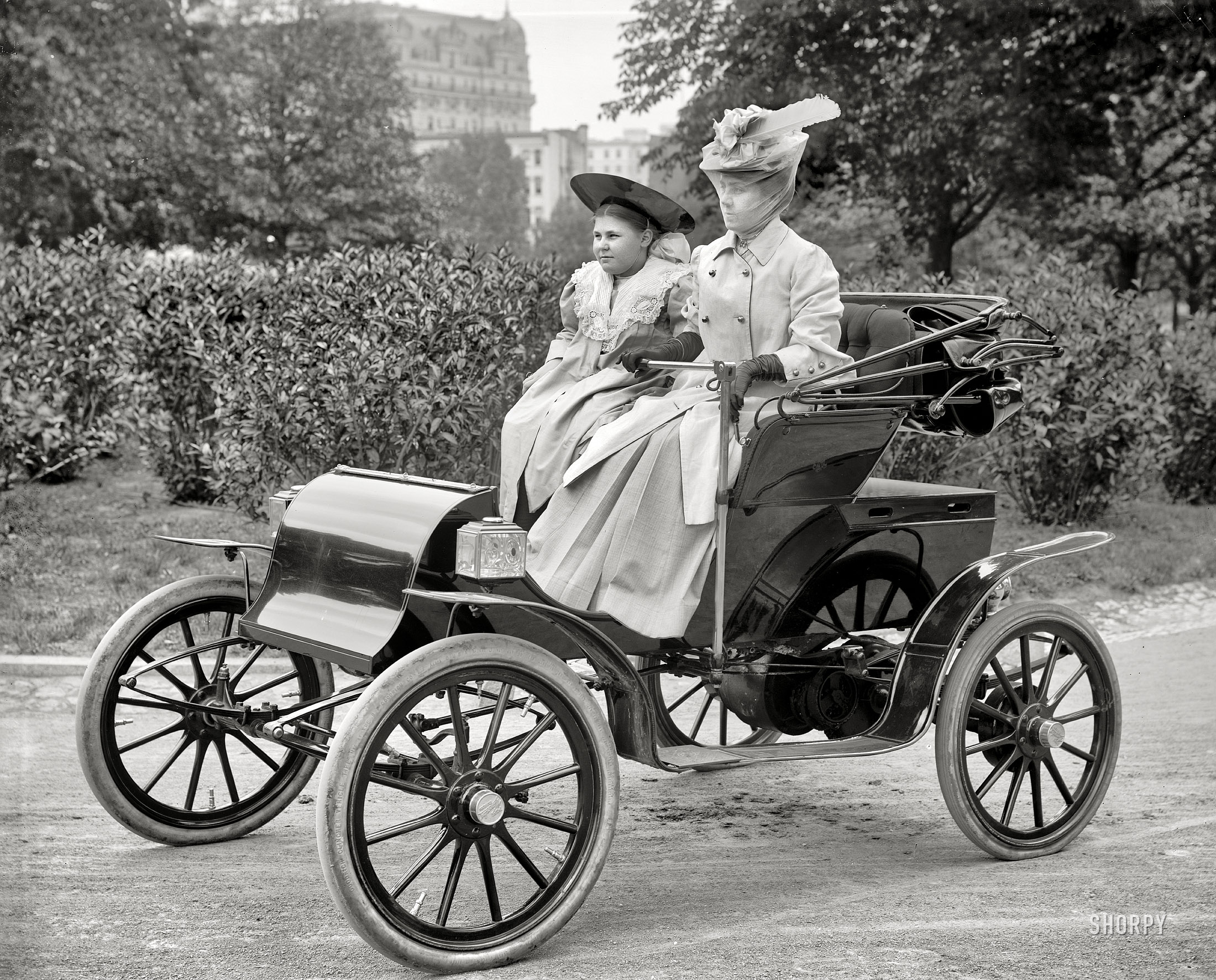 Washington, D.C., circa 1905. "Women in Pope-Waverley electric runabout." Harris & Ewing Collection glass negative. View full size.