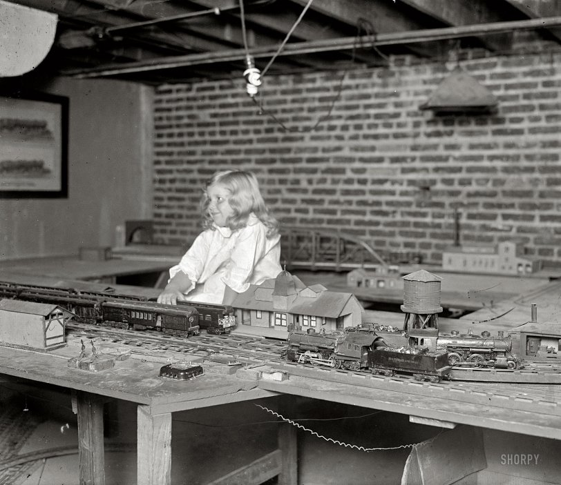 December 11, 1925. Washington, D.C. "Margaret Swartzell -- Swartzell railroad system." Not just a model train, it's a "system" -- who can tell us more? National Photo Company Collection glass negative. View full size.

