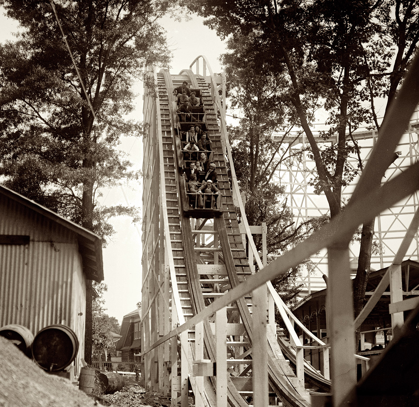 Montgomery County, Maryland. The roller coaster at Glen Echo Park in 1926. View full size. National Photo Company Collection glass negative.