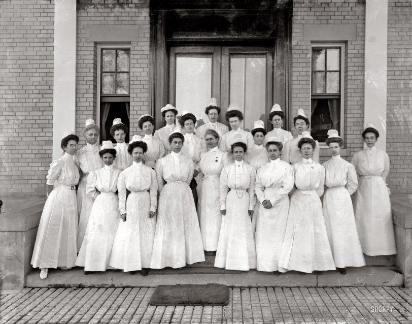 Navy Nurses: 1912